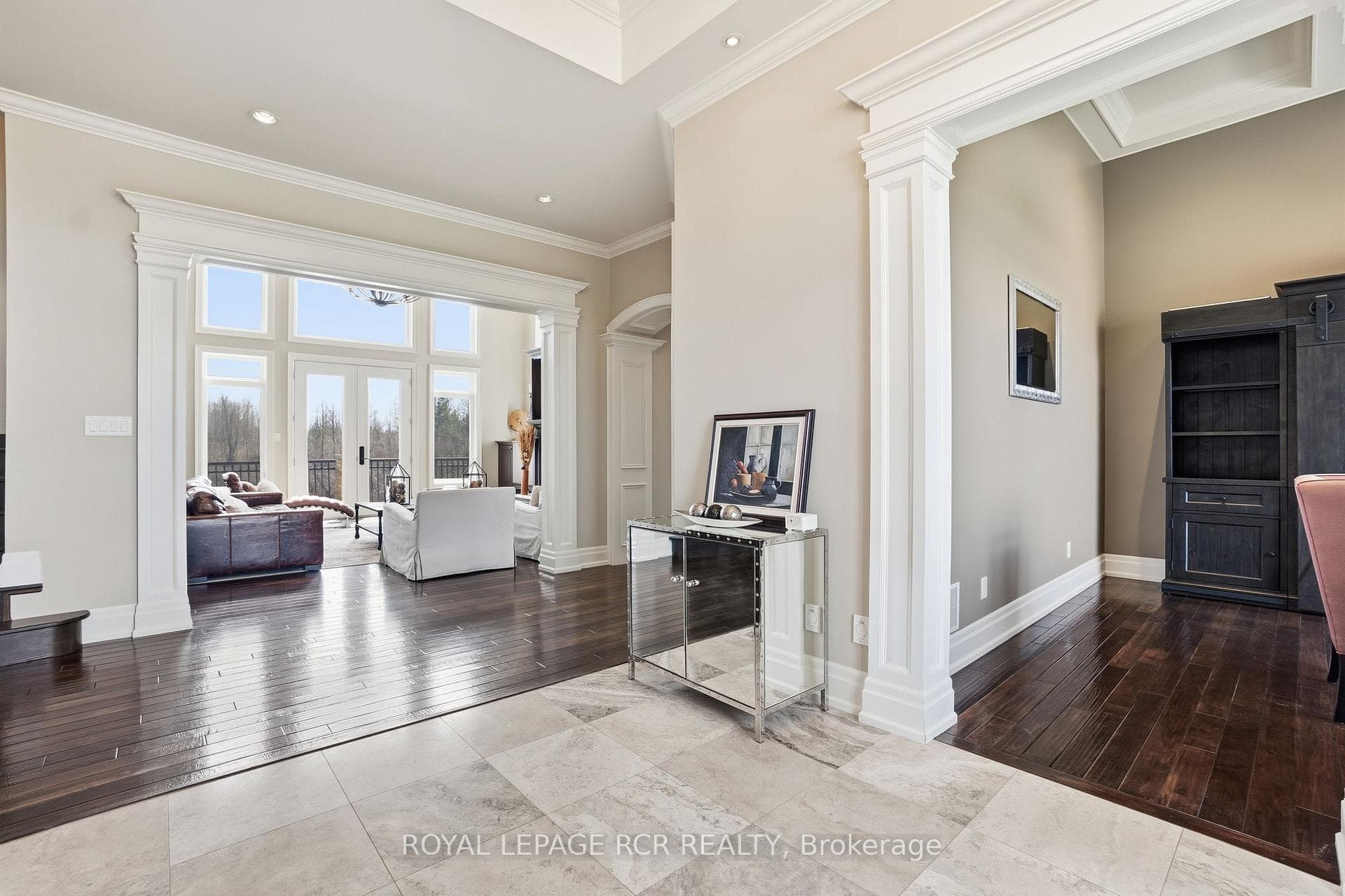 Grand Foyer with 10ft. Ceilings