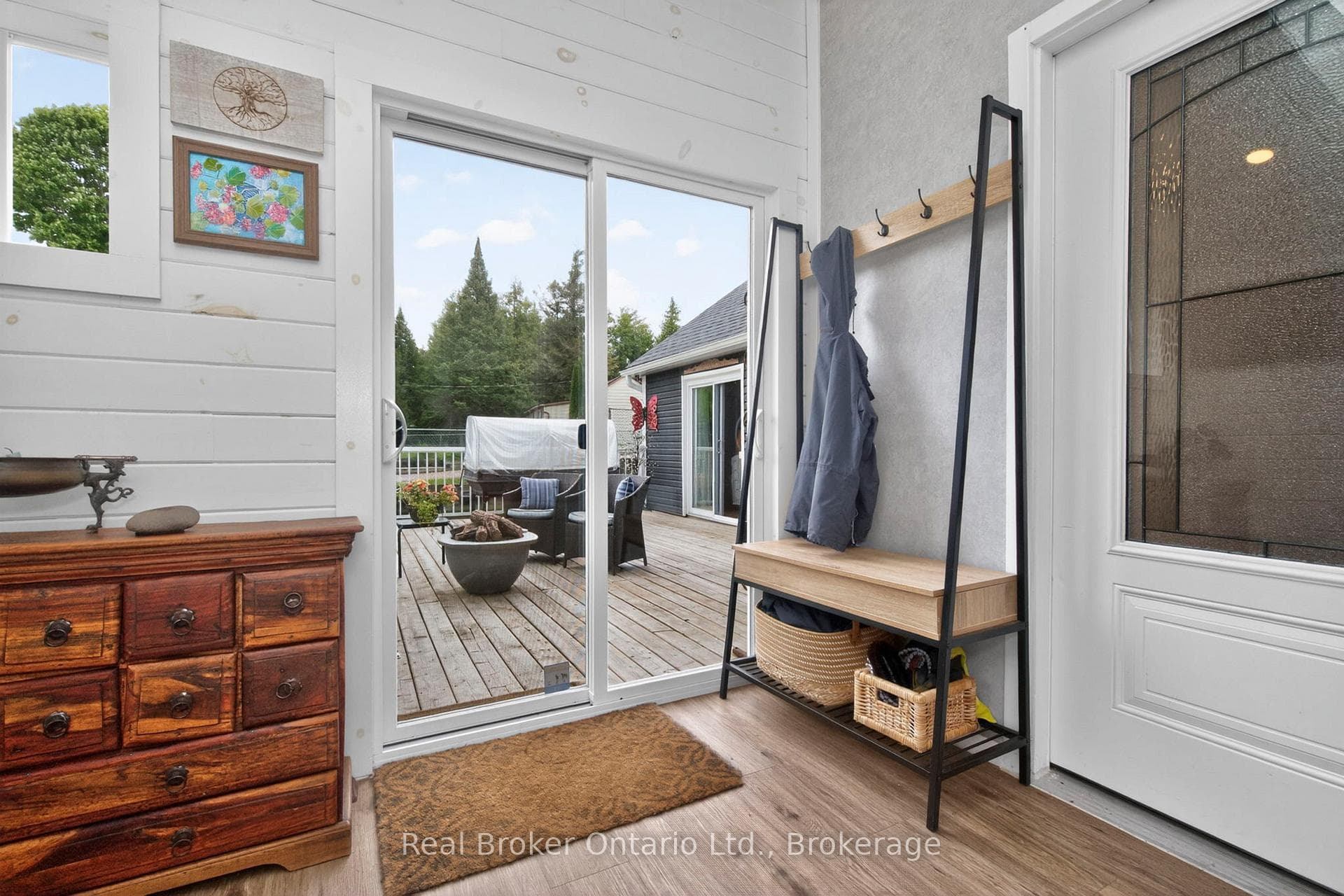 83 King Road photo 17