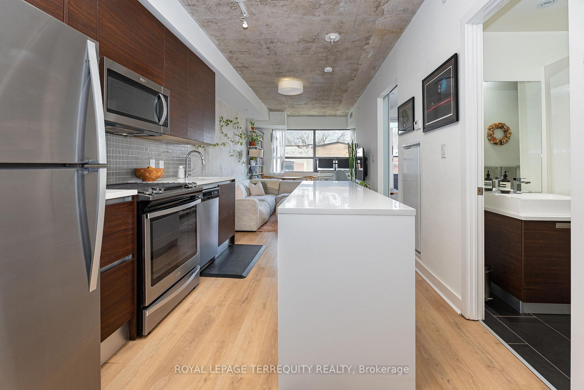 246 Logan Avenue Unit 316 photo 4