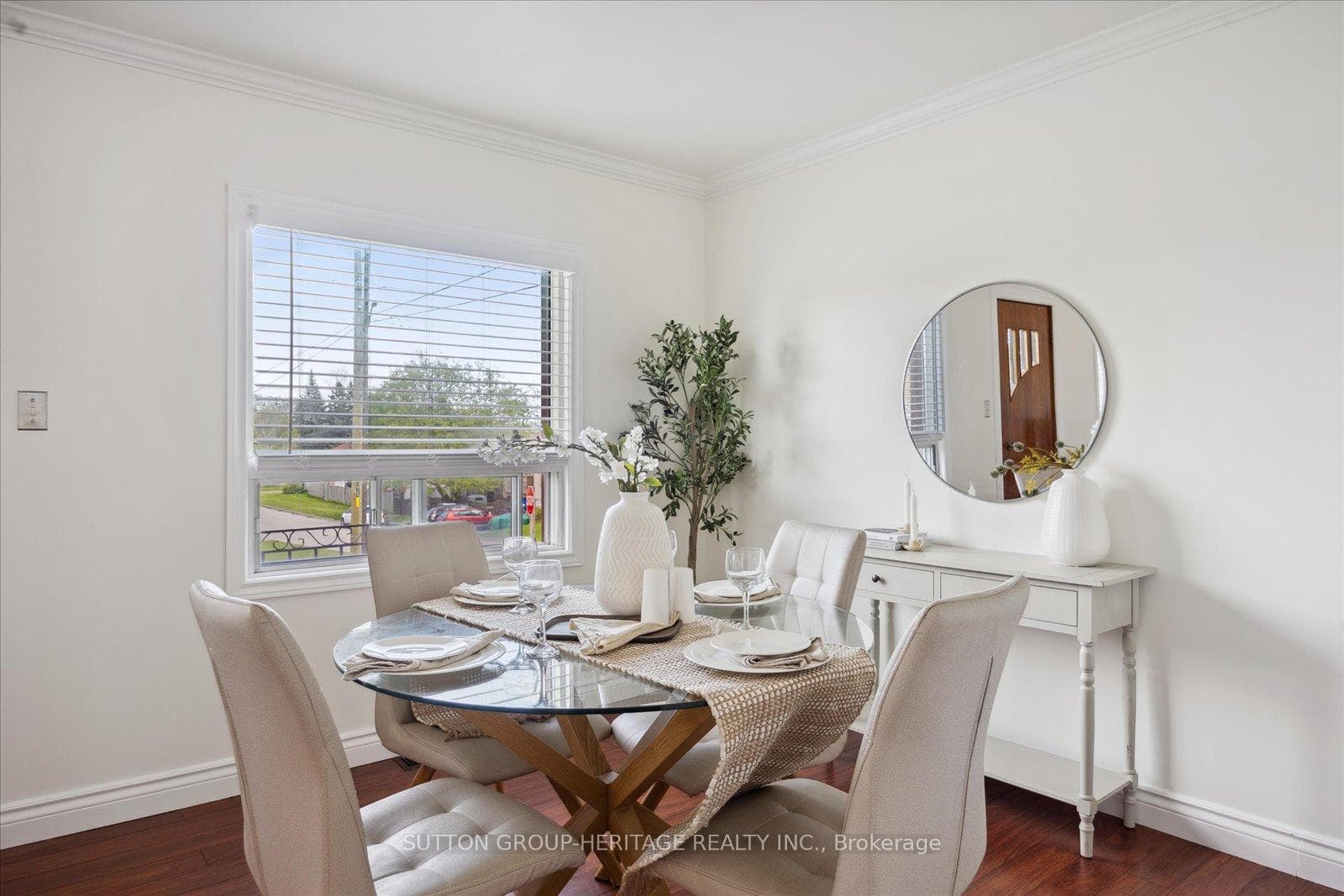 98 Rosehill Boulevard photo 4