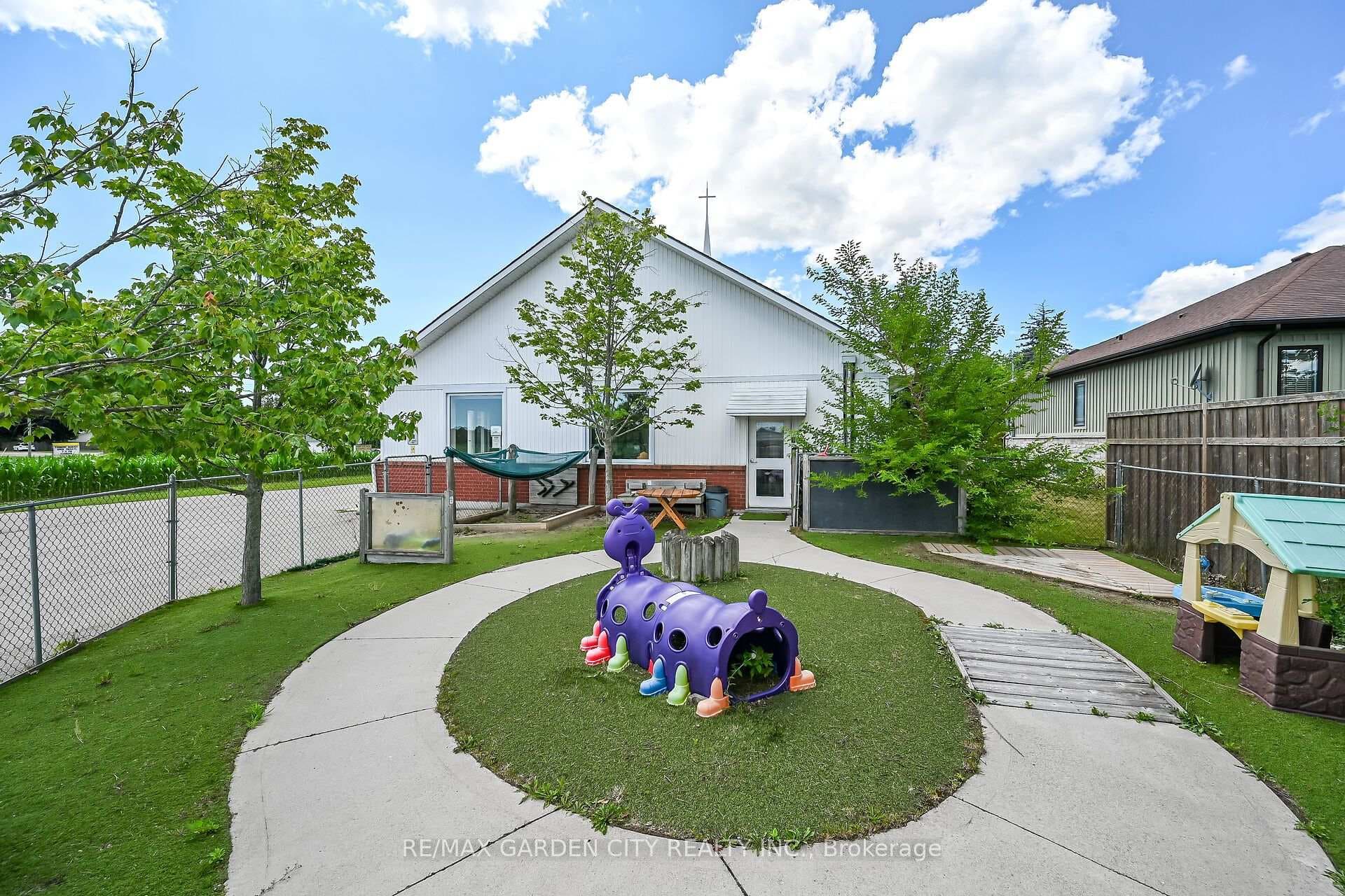 1140 Bay Street photo 9
