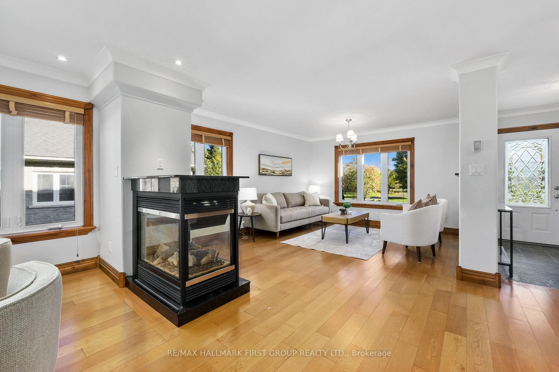 282 Lakeshore Road photo 10
