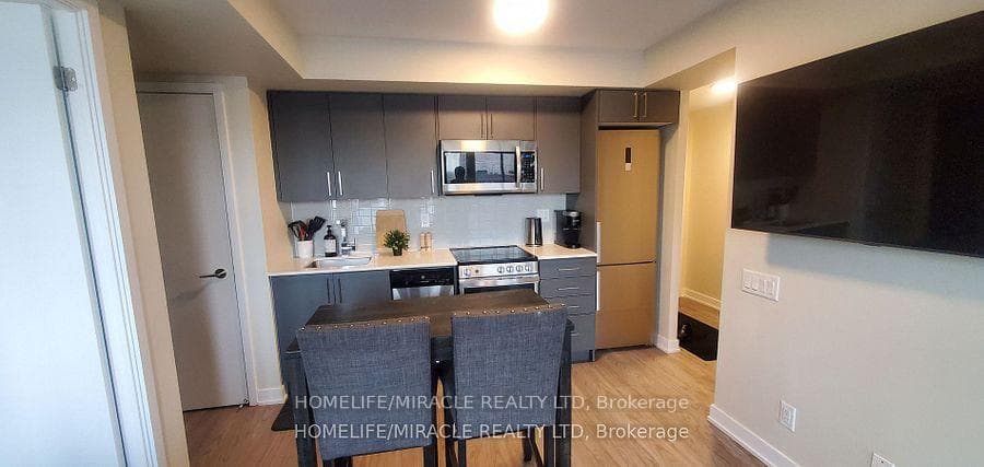 38 Monte Kwinter Court Unit 422 photo 9