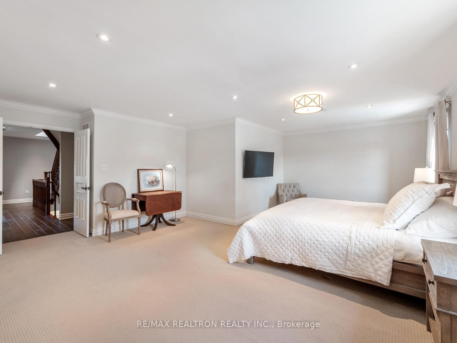 1 Willett Crescent photo 21