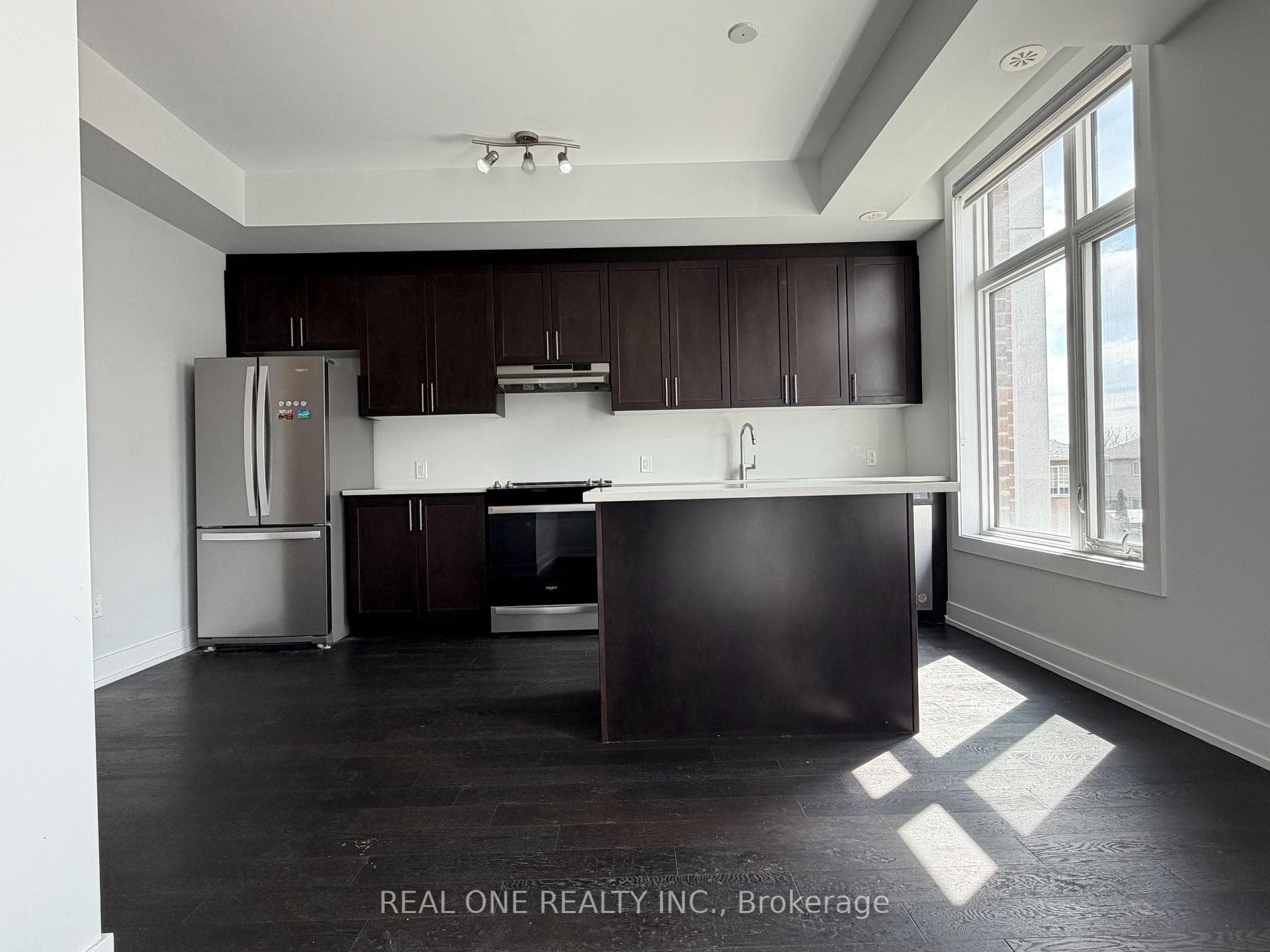 9560 Islington Avenue Unit 207 photo 4