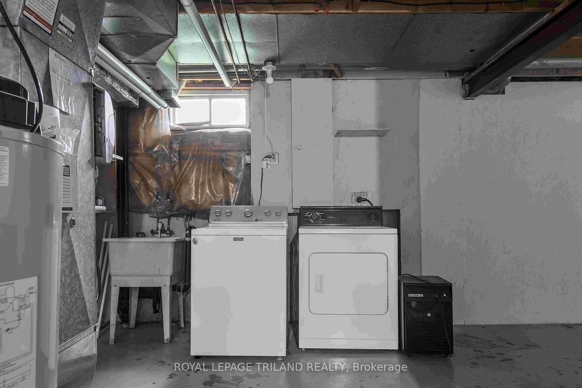 122 Acorn Crescent photo 25