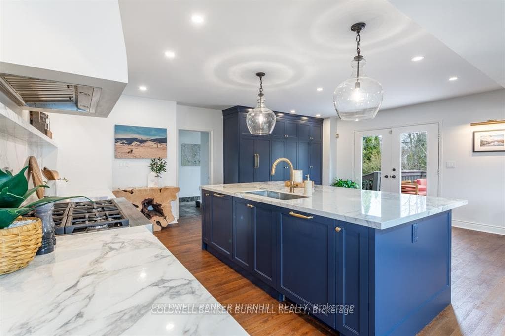 895 Park Avenue photo 11