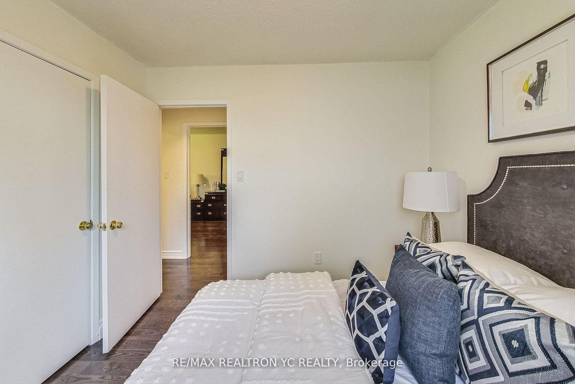104 Mentor Boulevard photo 22