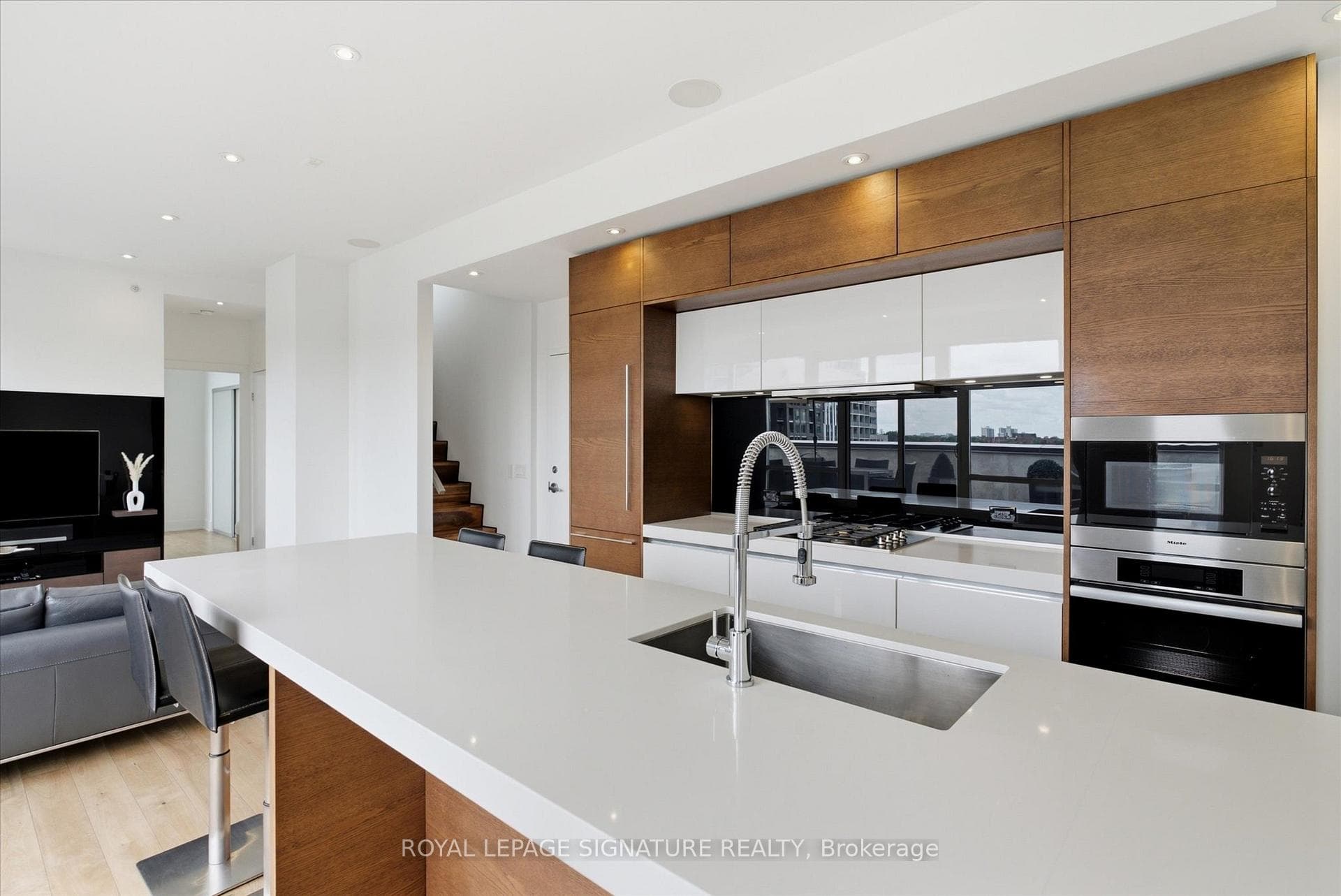 1205 Queen Street Unit PH704 photo 9