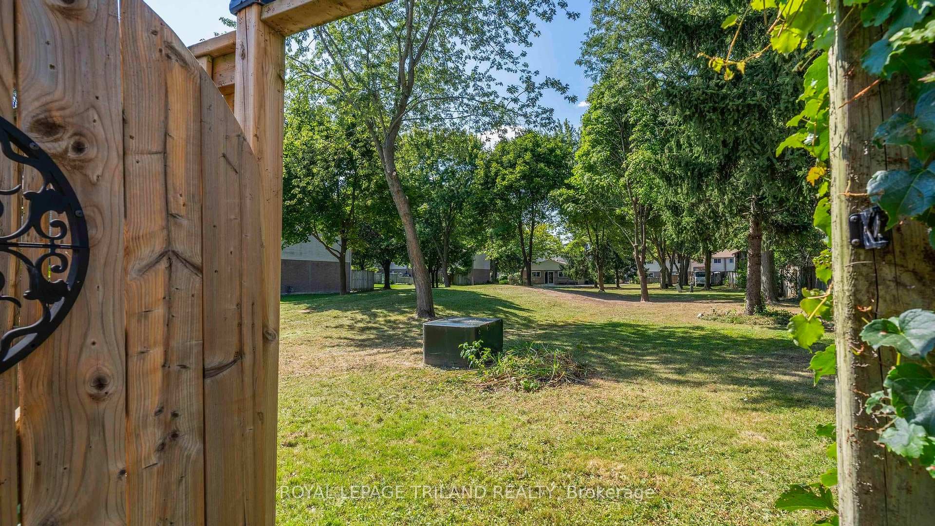 166 SOUTHDALE Road Unit 56 photo 29