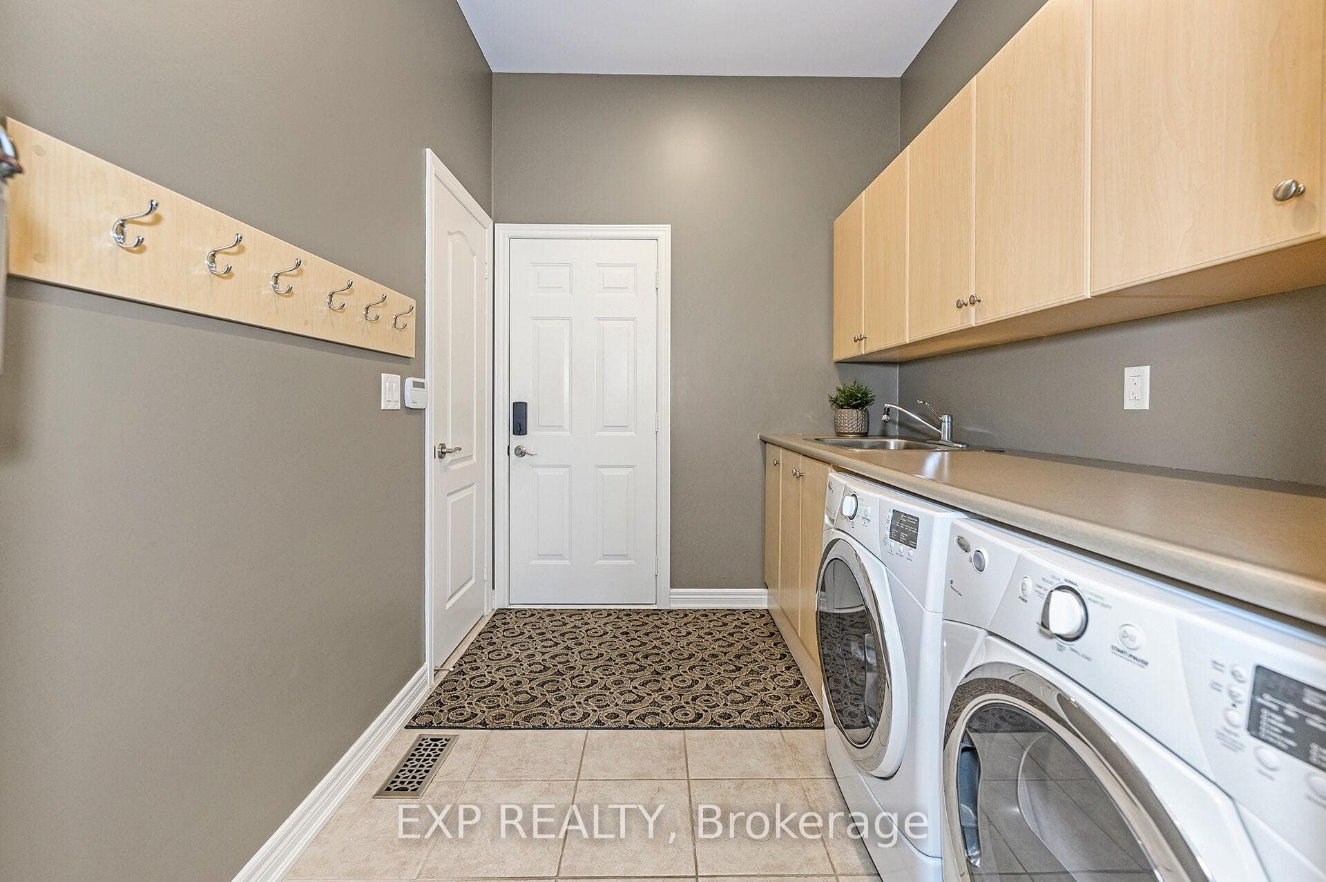 2476 Hemmford Drive photo 35