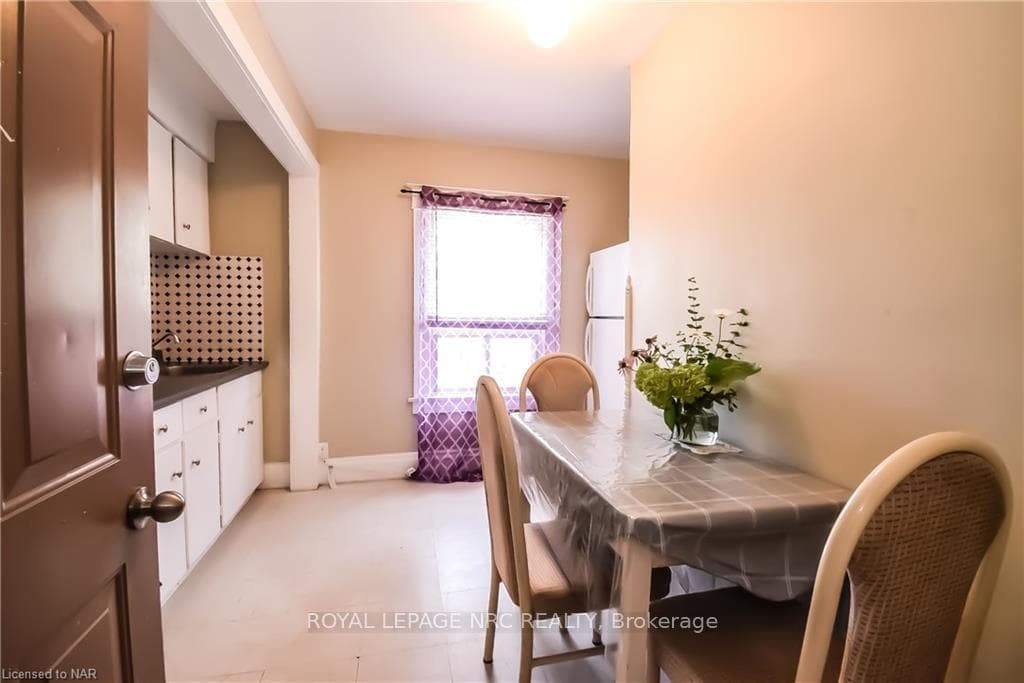 200 RUSSELL Avenue Unit 3 photo 8