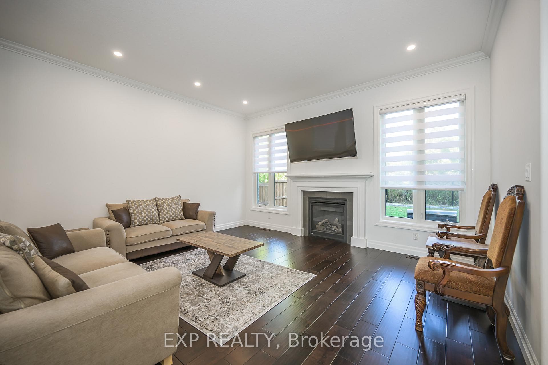 2230 Red Thorne Avenue photo 2