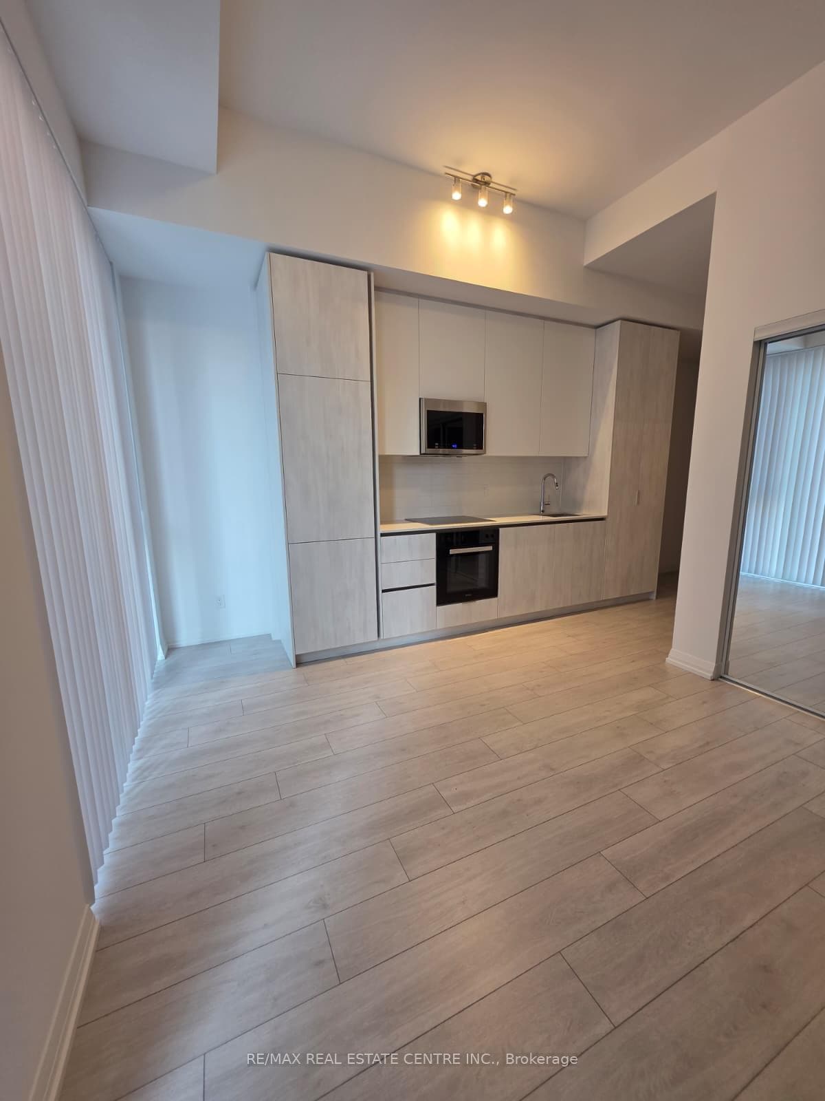 400 King Street Unit 1201 photo 9