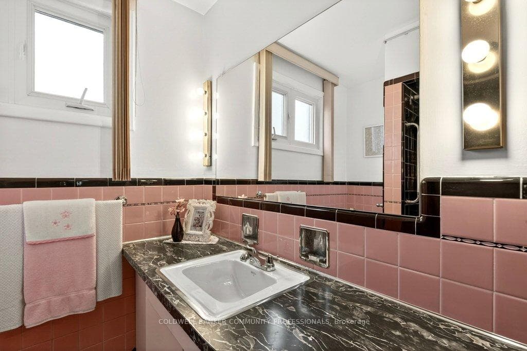 92 Reid Avenue photo 28