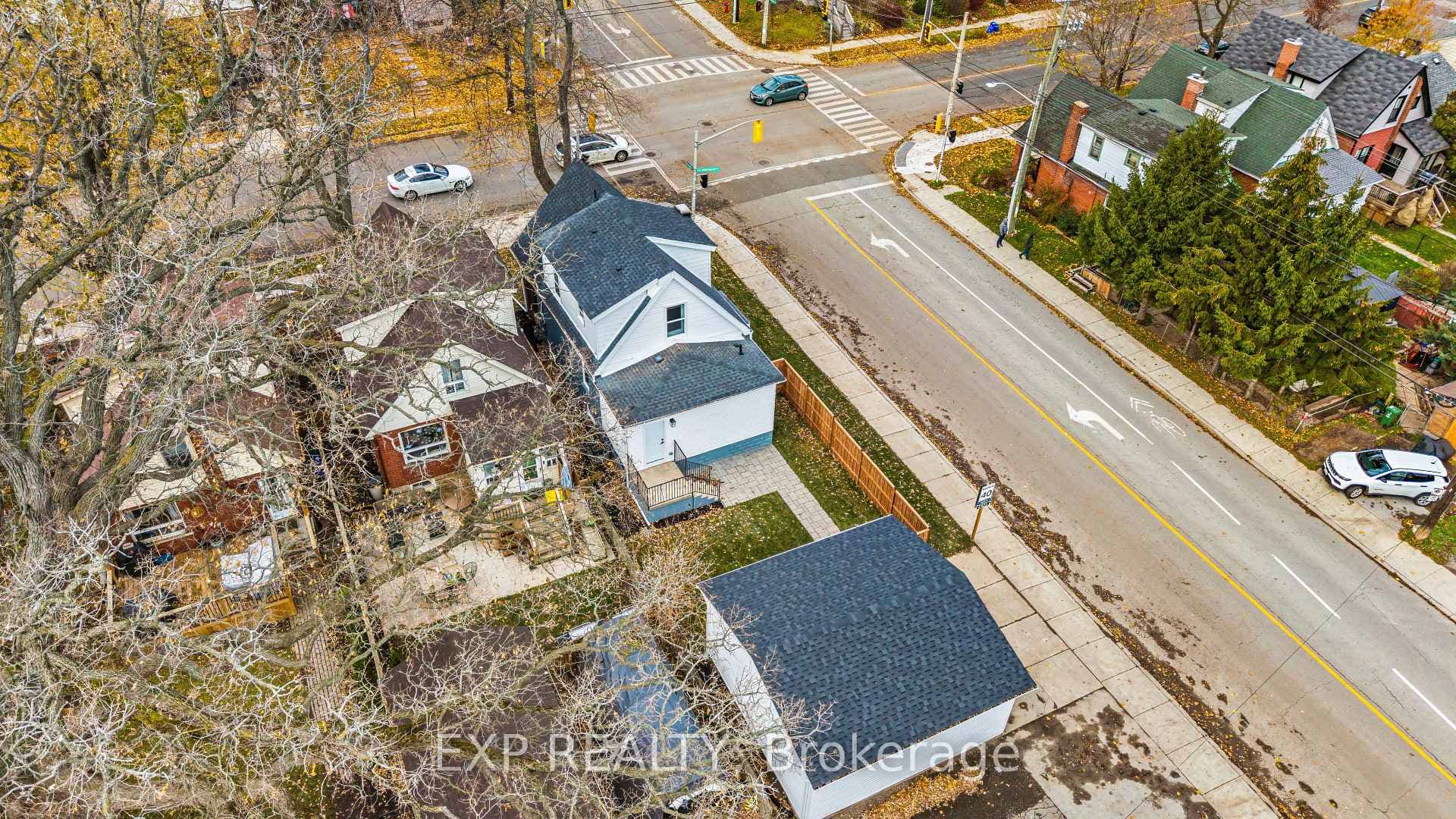 491 Upper Wentworth Street photo 32