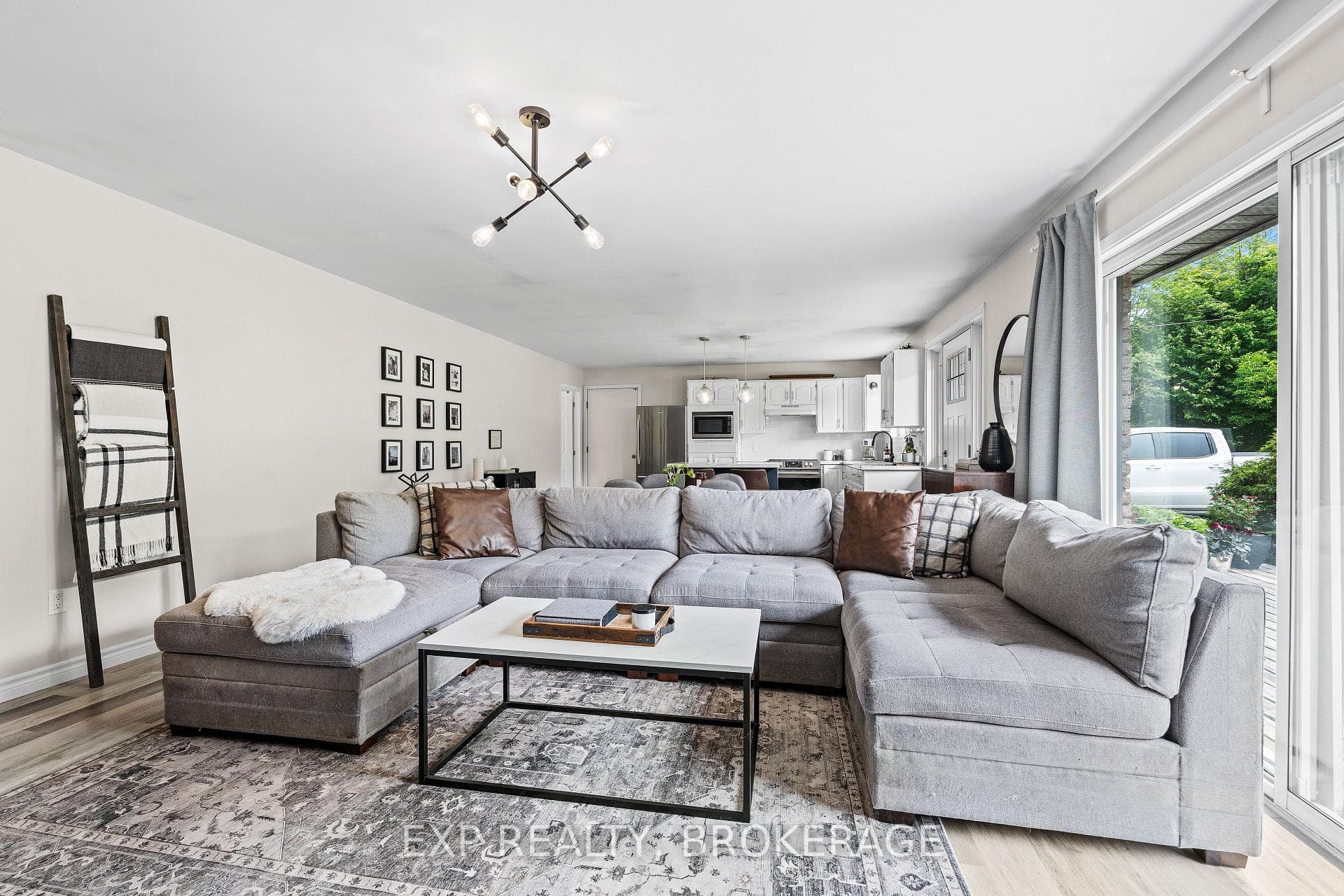 8283 PERTH Road photo 18