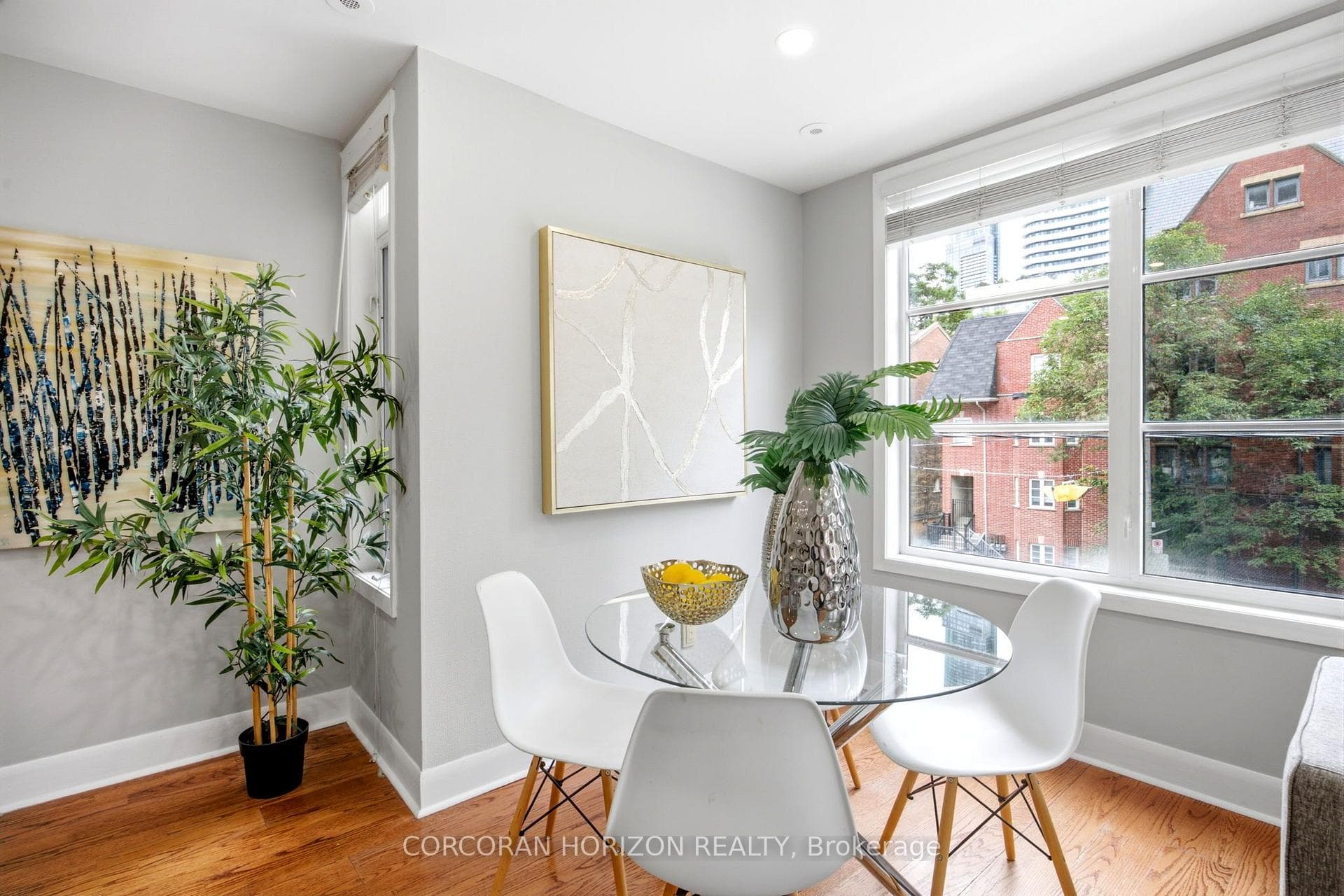 415 Jarvis Street Unit 301 photo 6
