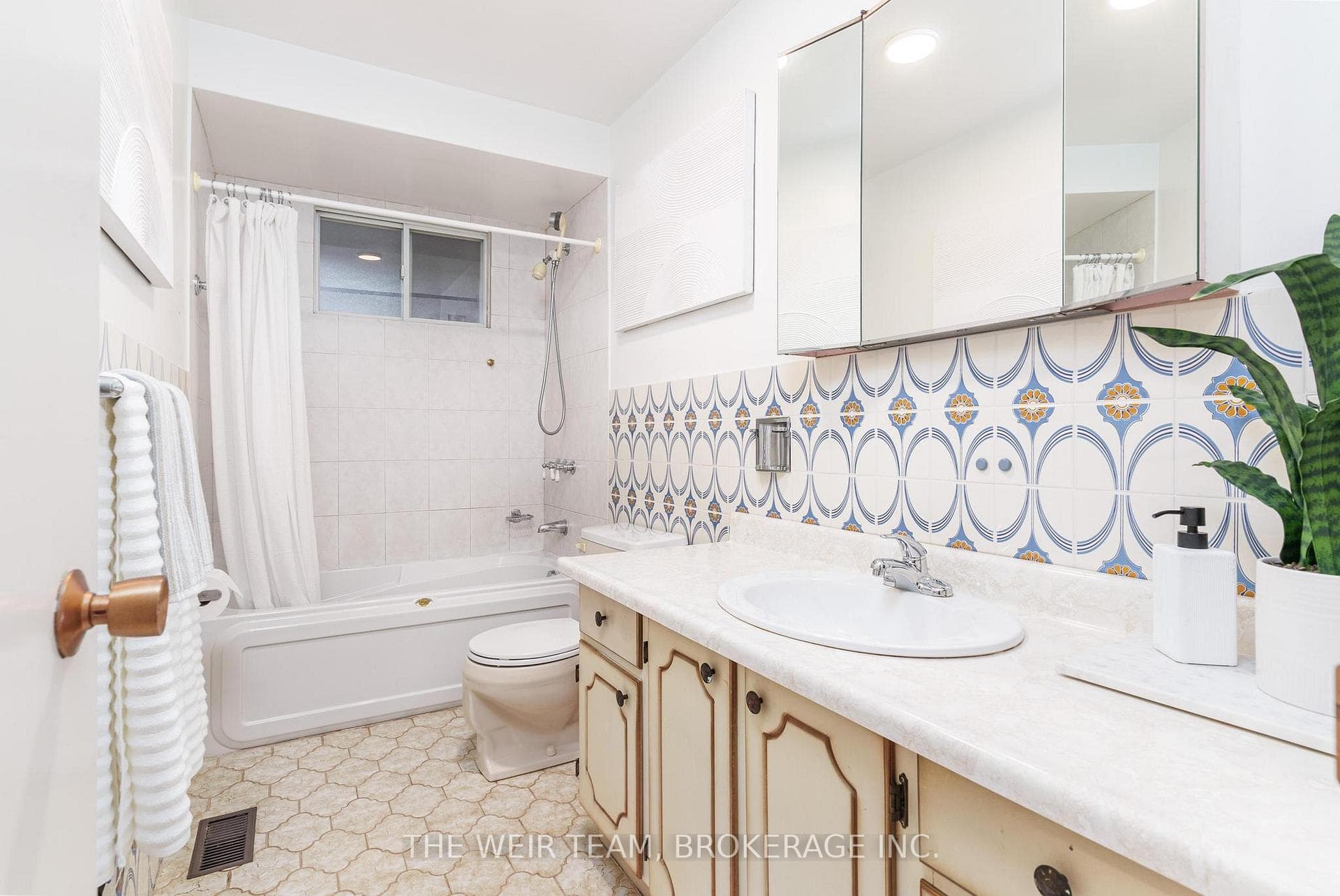 244 Gowan Avenue photo 14