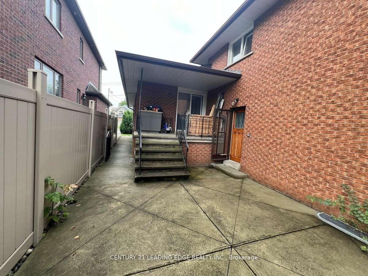 2567 Cliff Road photo 17