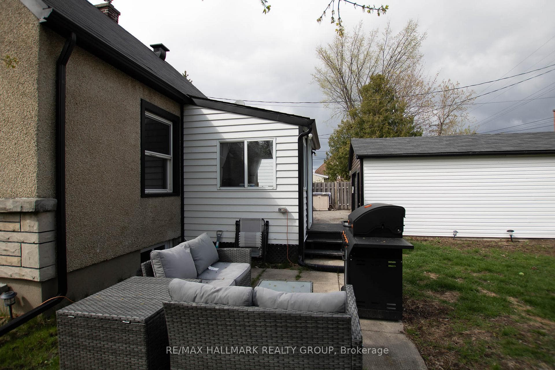 929 Merivale Road photo 29