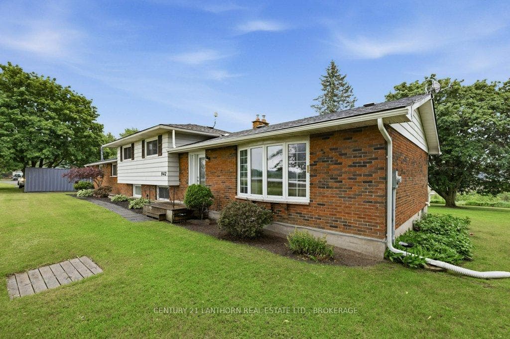 942 County 1 Road photo 3