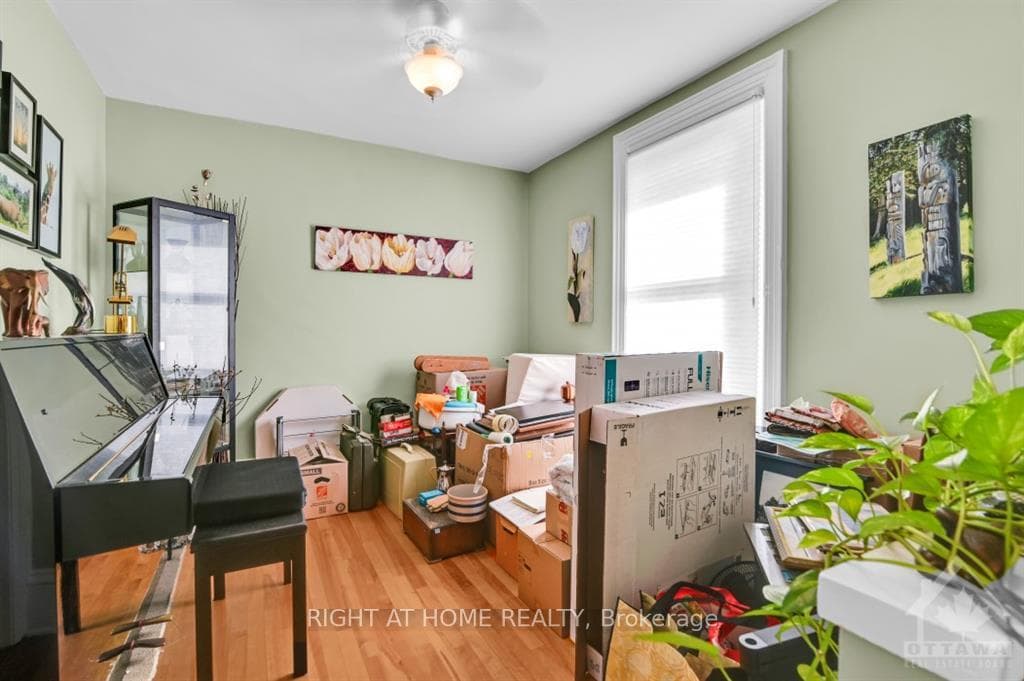 23 CLEGG Street photo 11