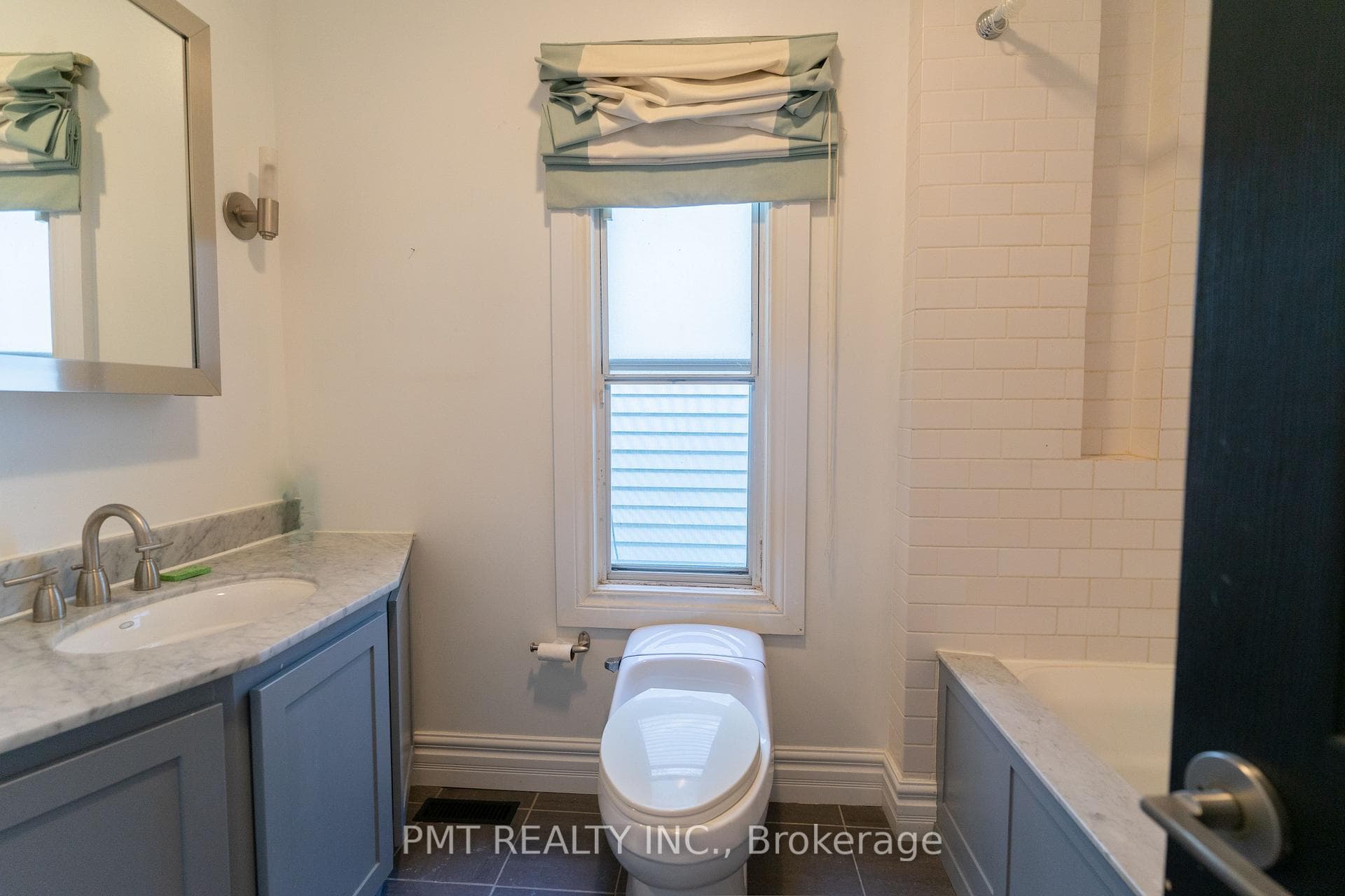 59 Huntley Street photo 15