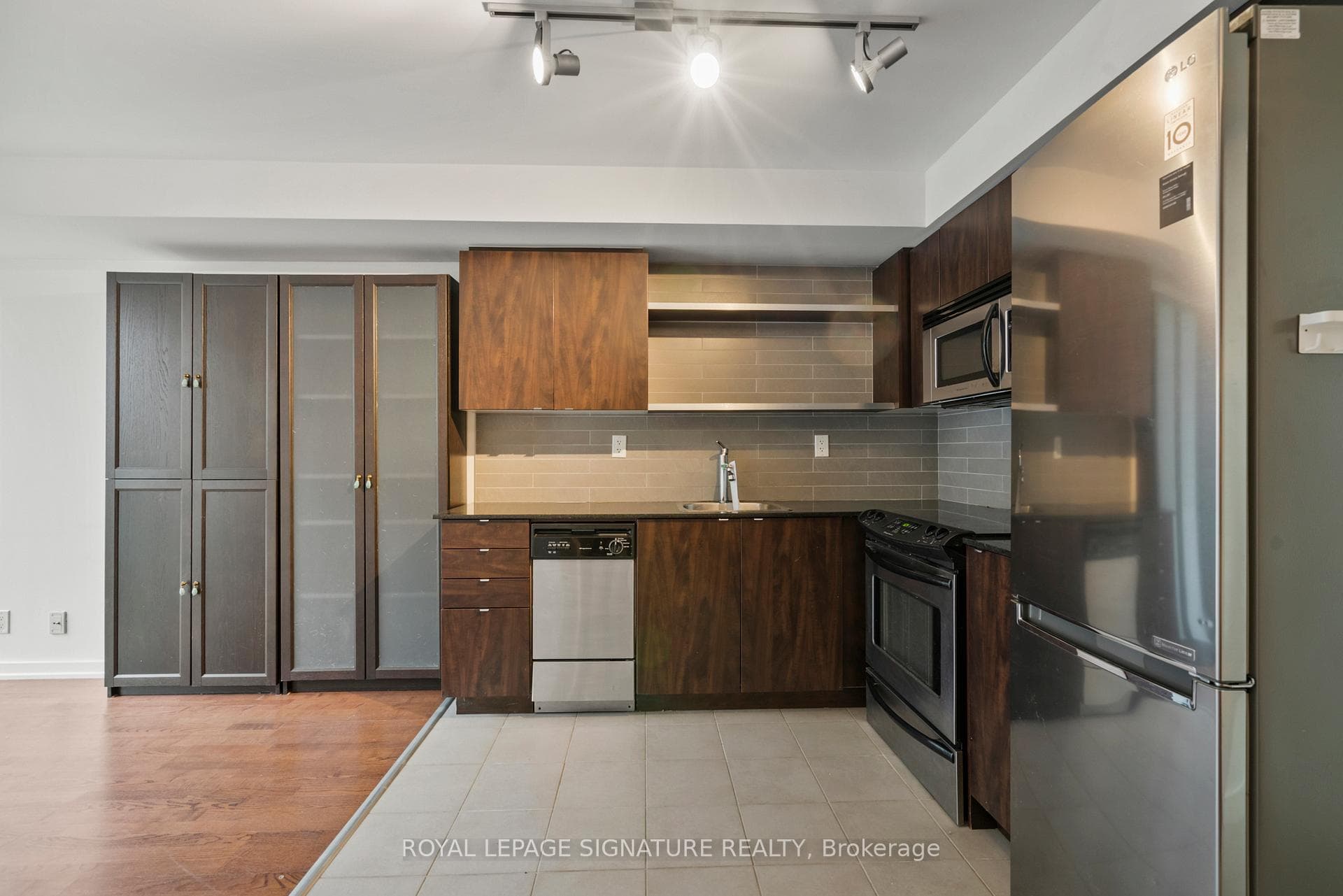 33 Lombard Street Unit 201 photo 7