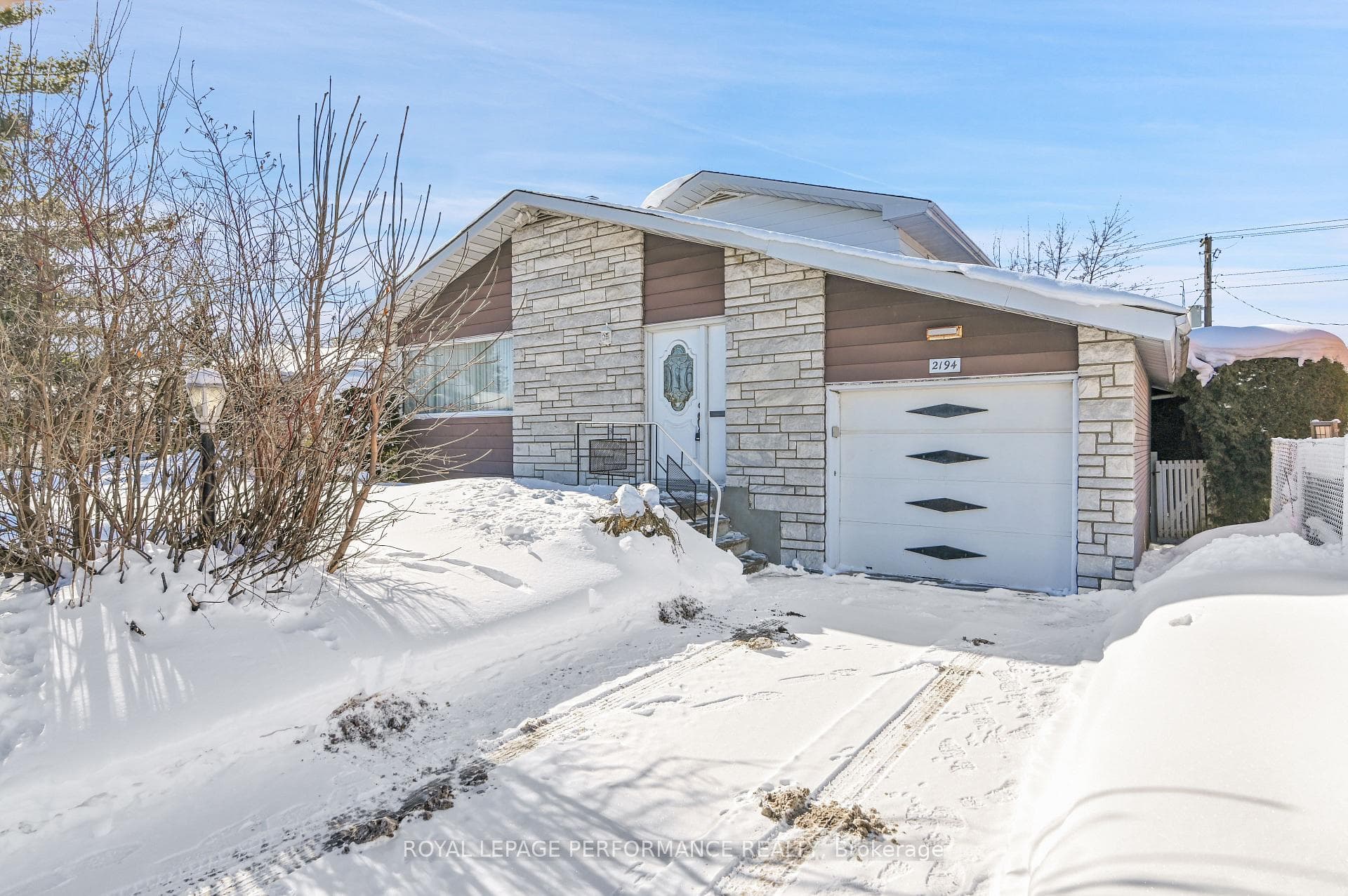 2194 Haig Drive photo 2