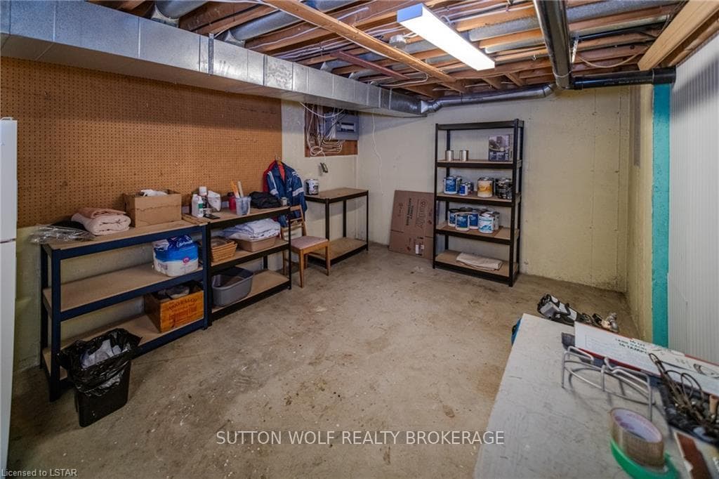 568 DEWAN Street photo 22