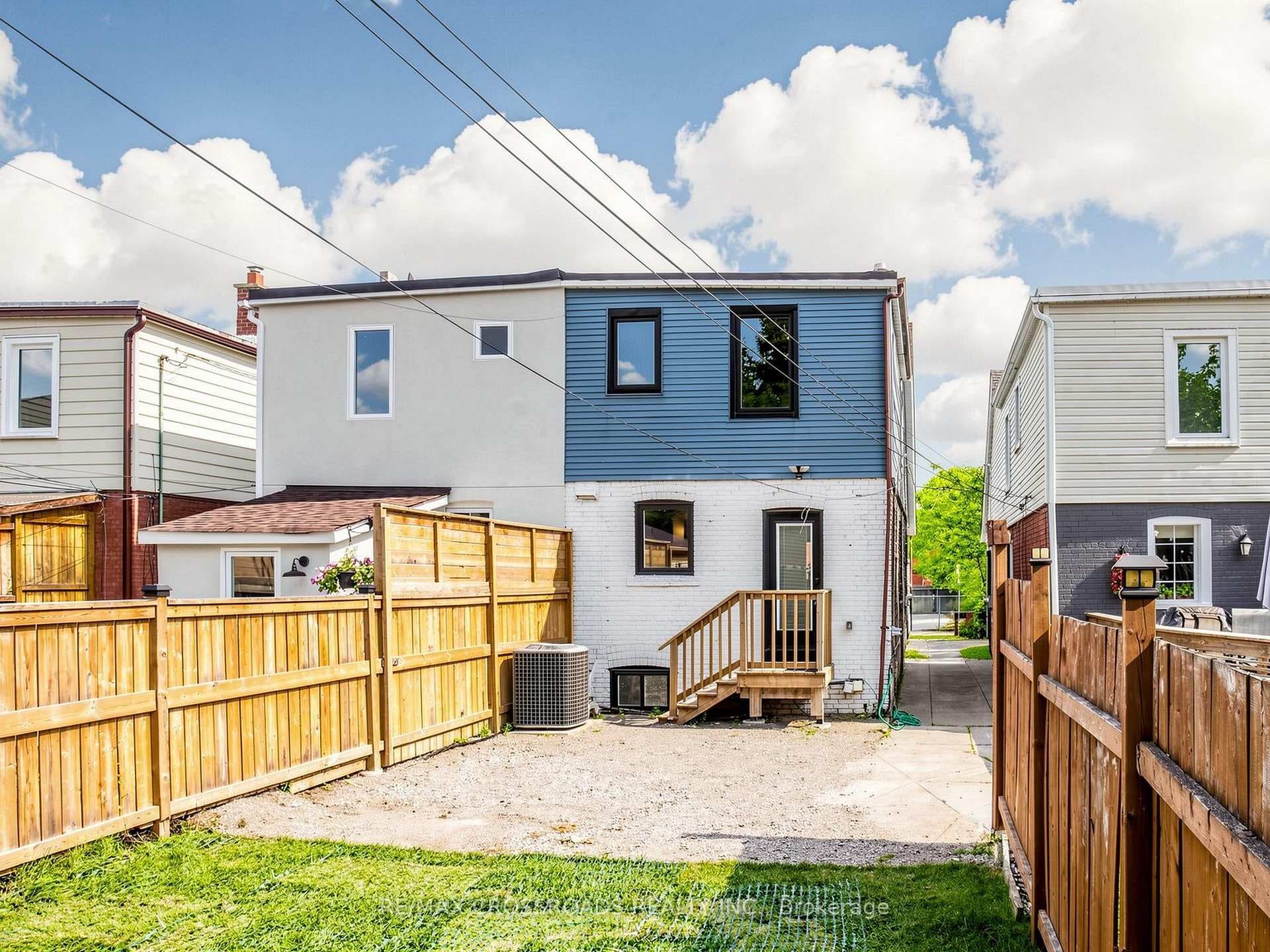 548 Glebeholme Boulevard photo 45