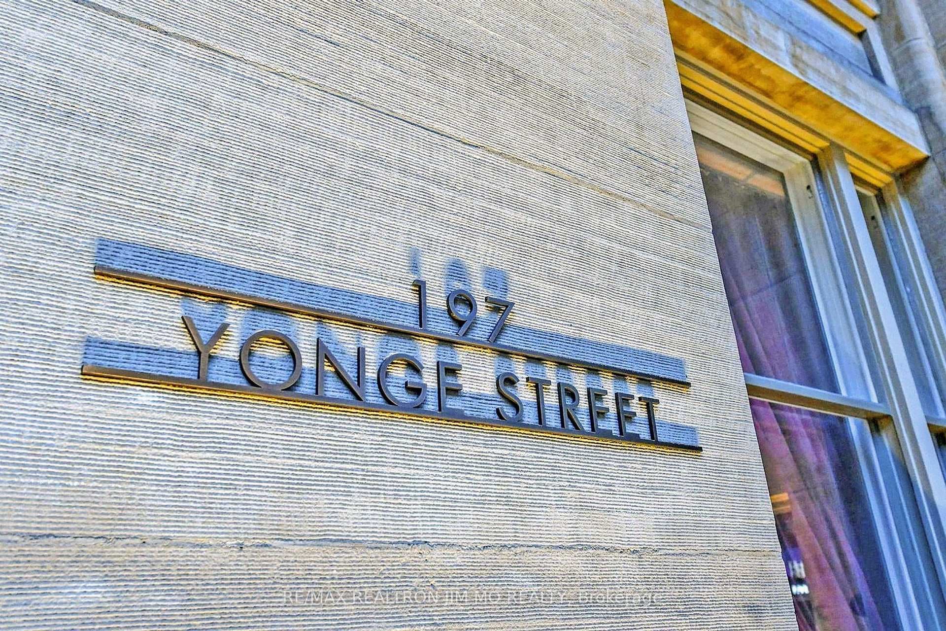 197 Yonge Street Unit 3914 photo 17
