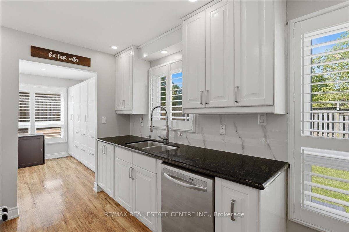 315 Woodlawn Crescent photo 9