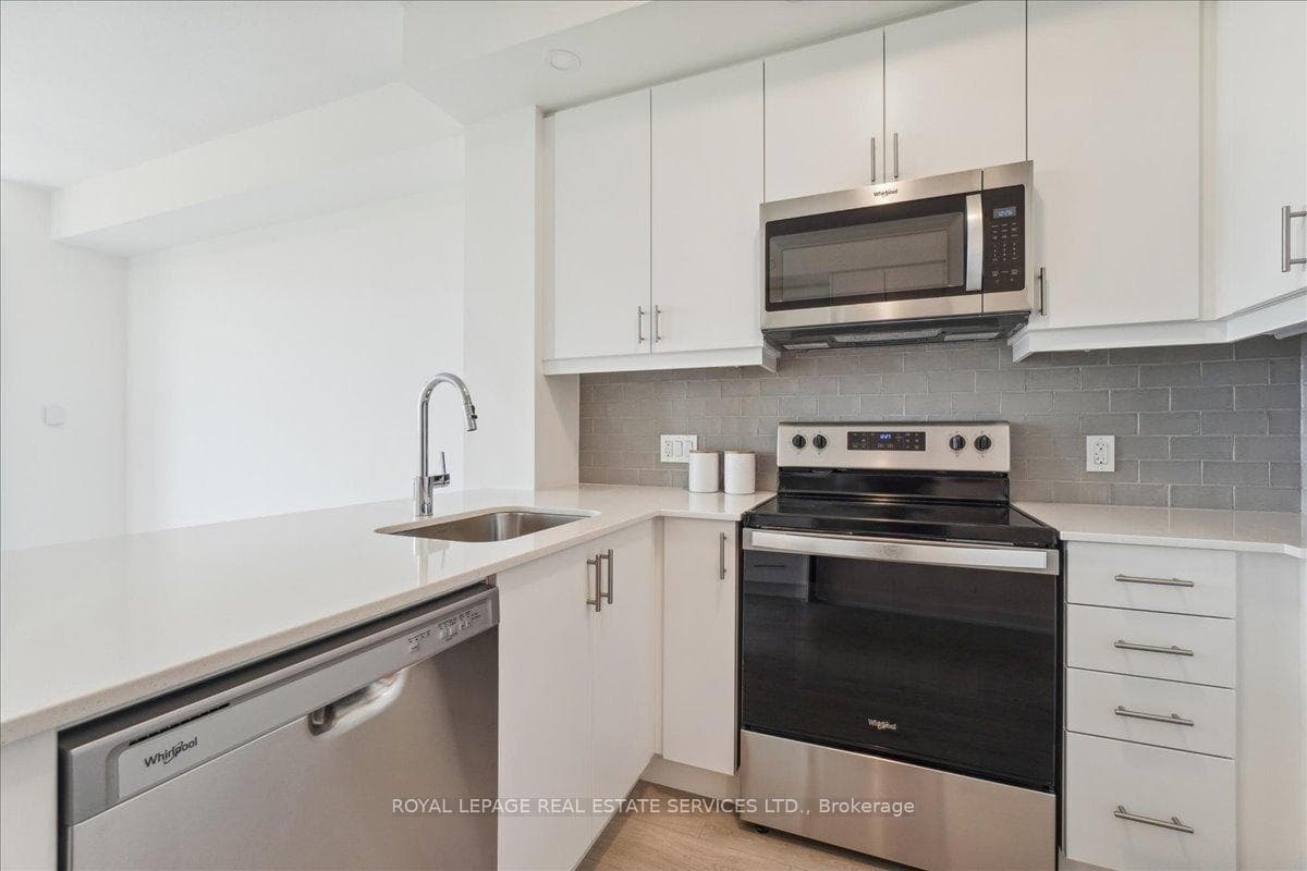 3220 William Coltson Avenue Unit 1108 photo 9