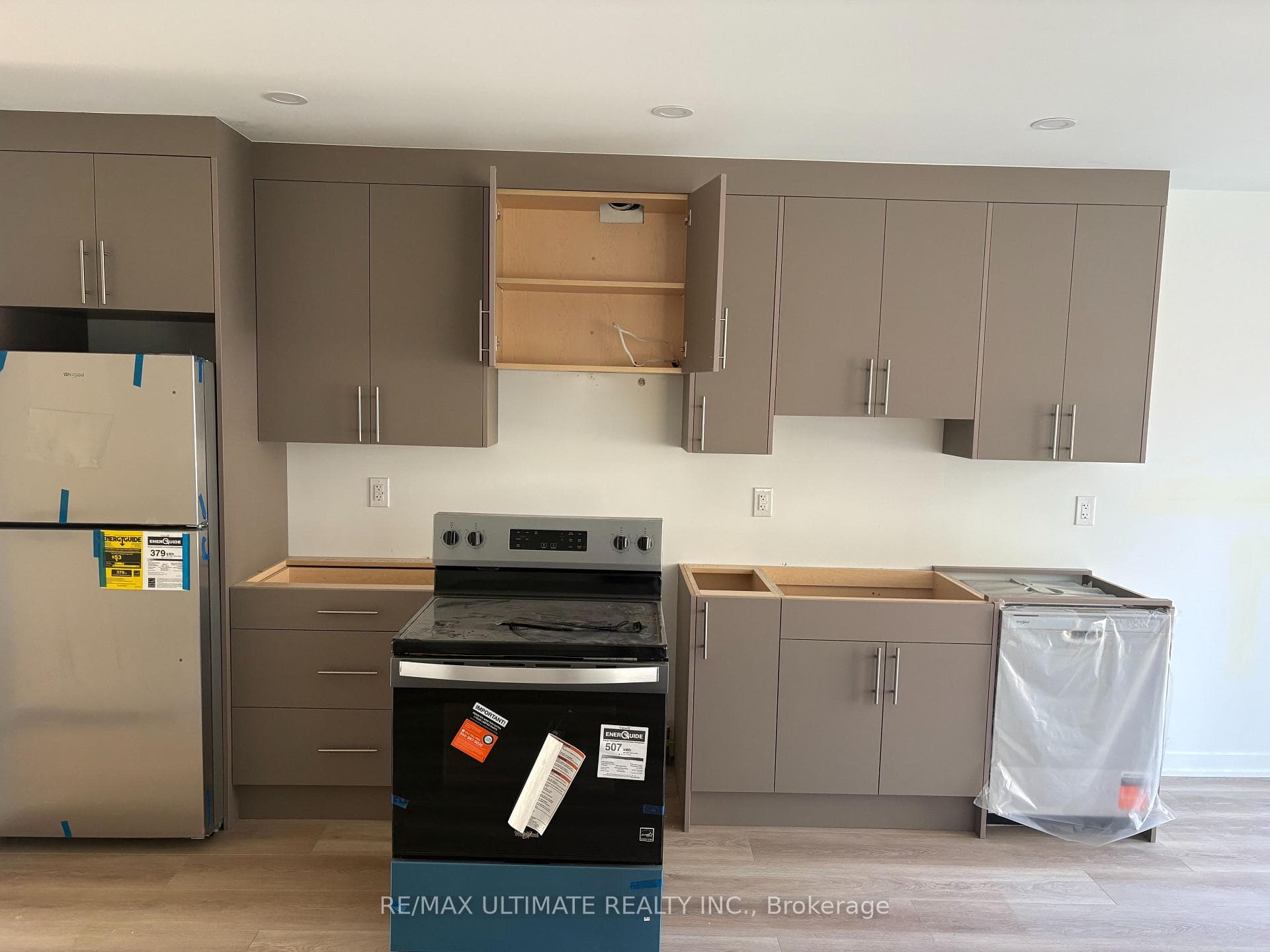 249 Silverthorn Avenue Unit Main Floor photo 3