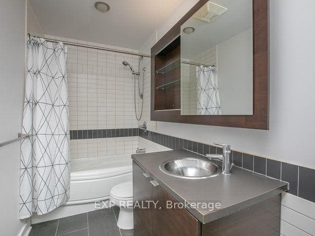 324 Laurier Avenue Unit 1401 photo 4