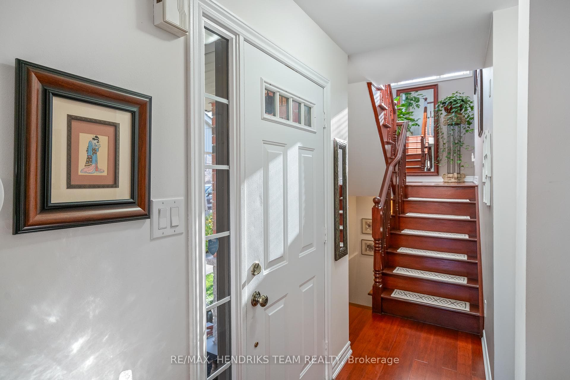 28 Elderberry Avenue photo 4