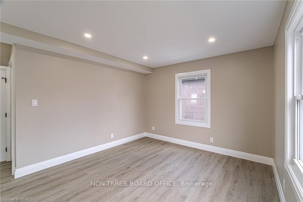 48 Gladstone Avenue photo 5