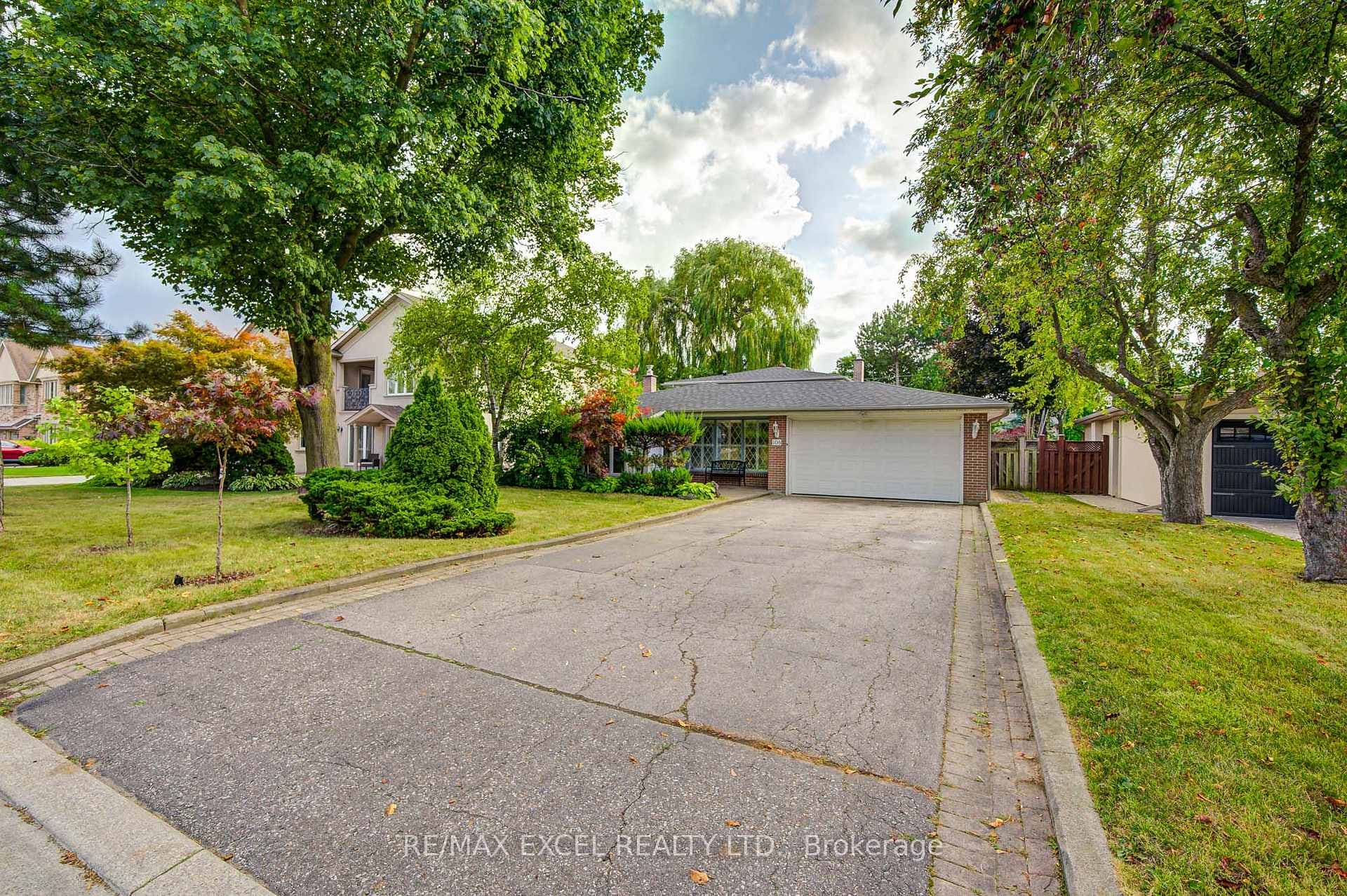 108 Babcombe Drive photo 1