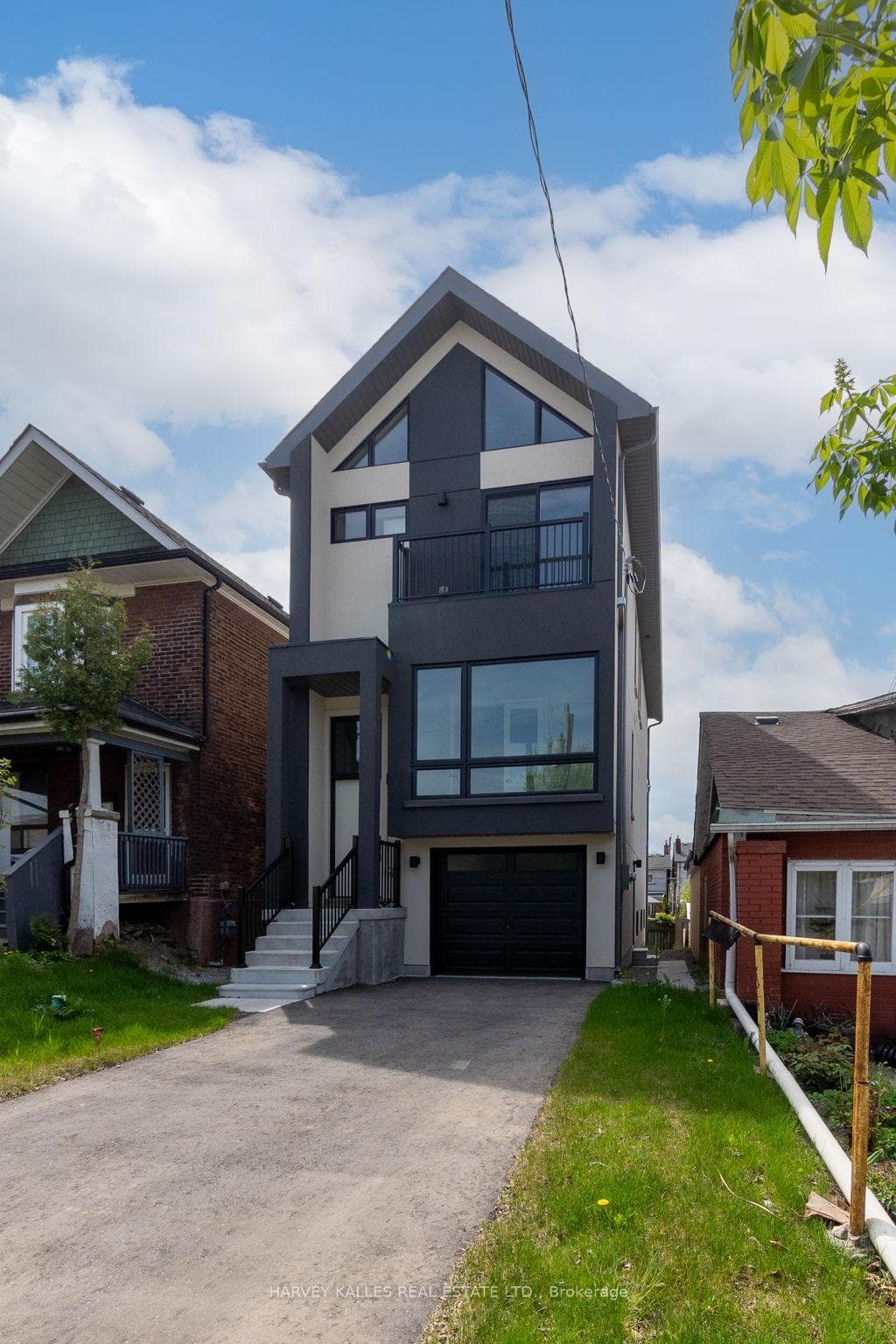 19 Lambton Avenue Unit Main & 2nd photo 1
