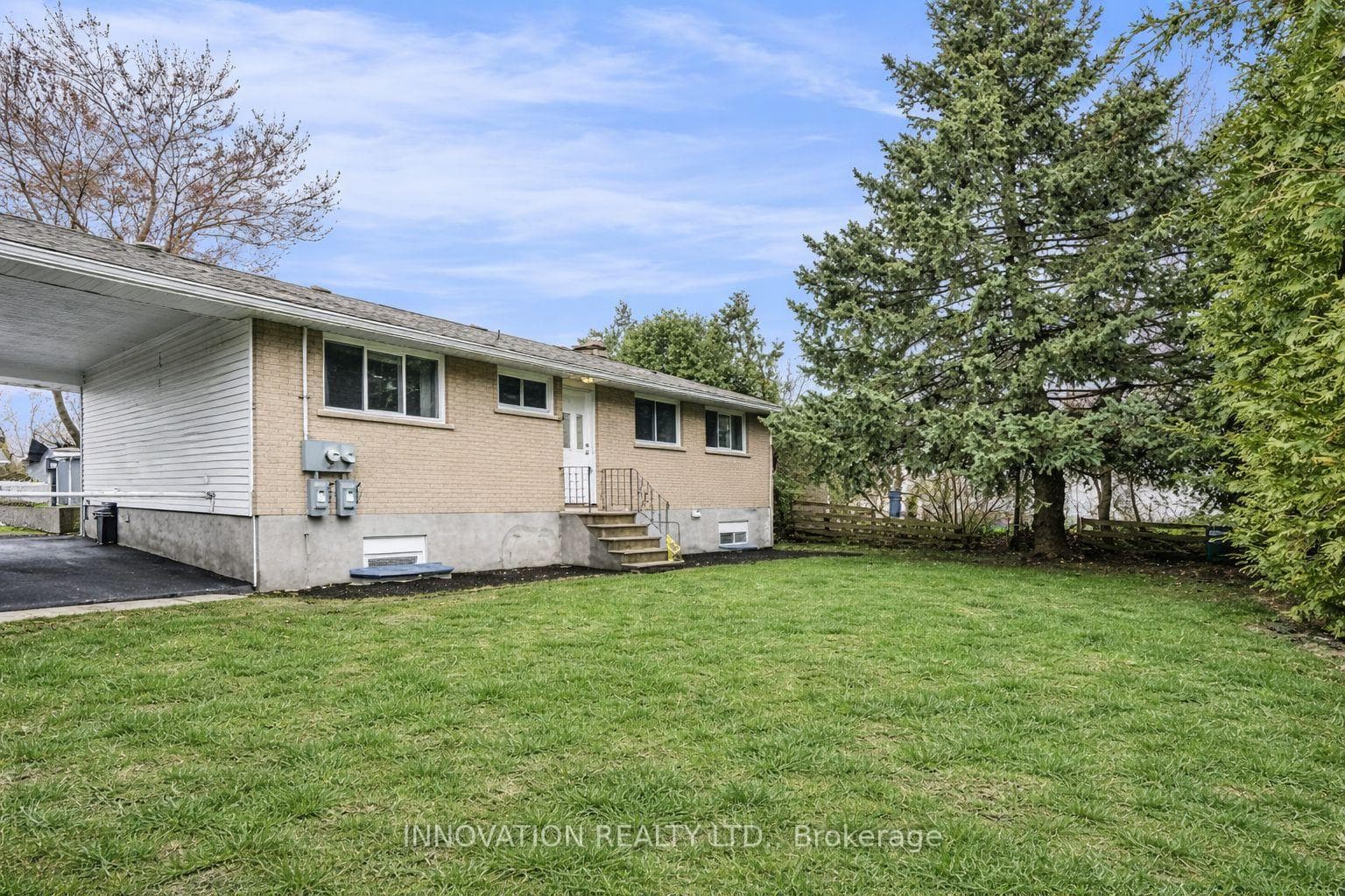 21 Parkside Crescent Unit B photo 12