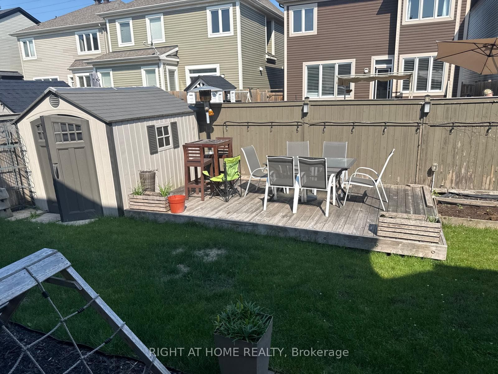 371 VENDEVALE Avenue photo 16