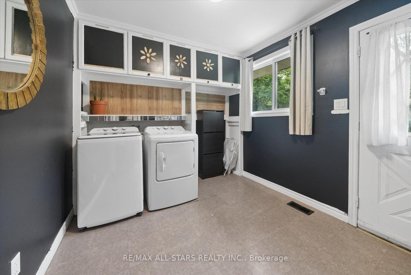 340 Walter Drive photo 28