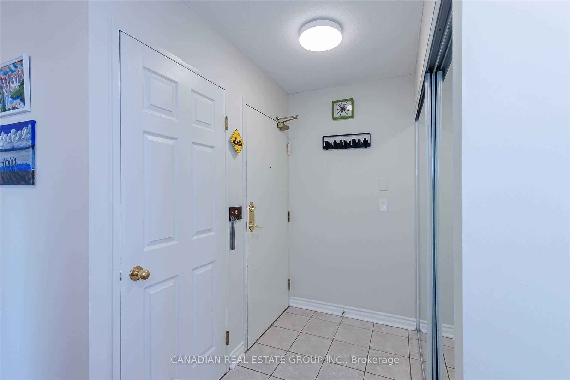 906 Sheppard Avenue Unit 311 photo 4