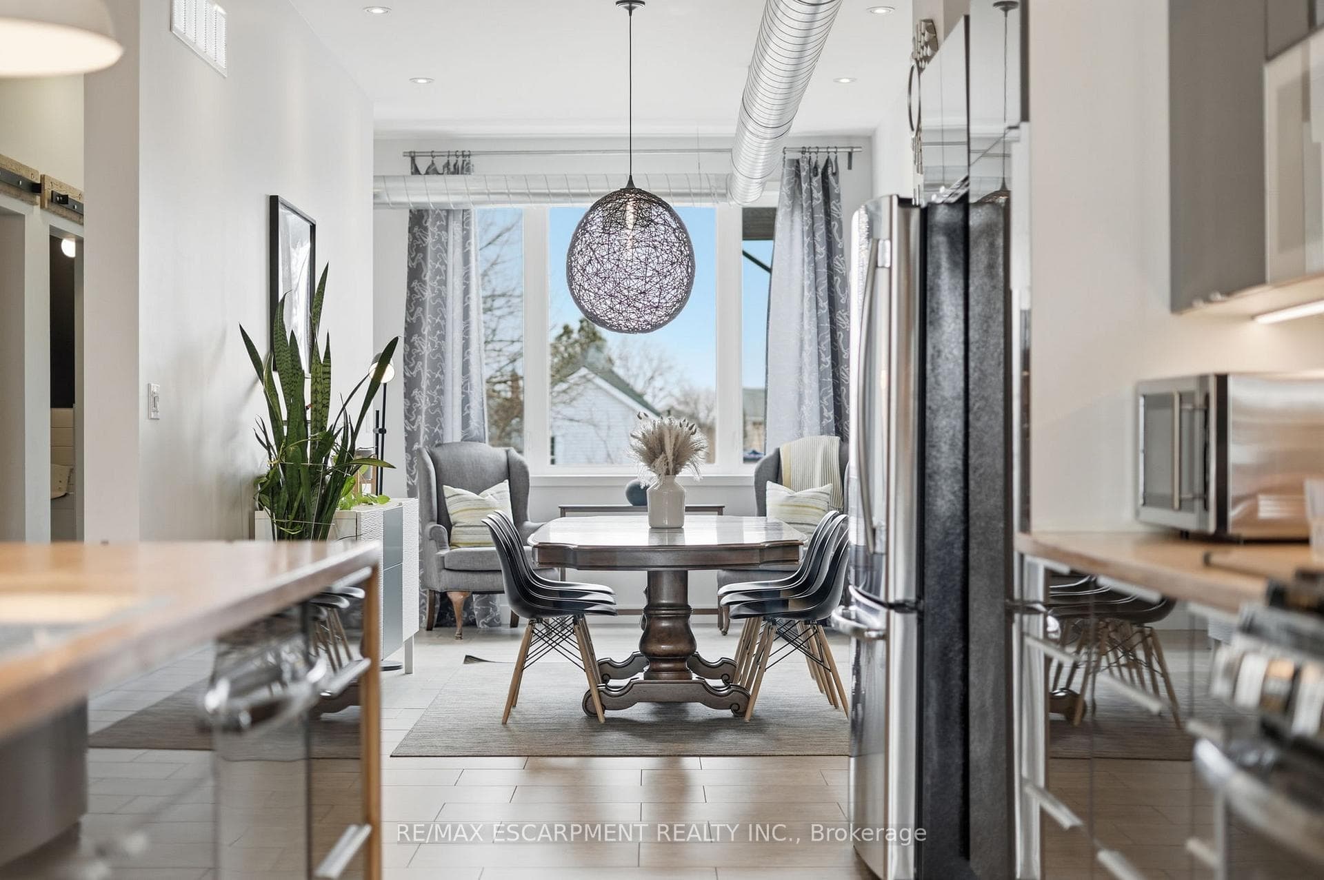 414 JOHN Street photo 9
