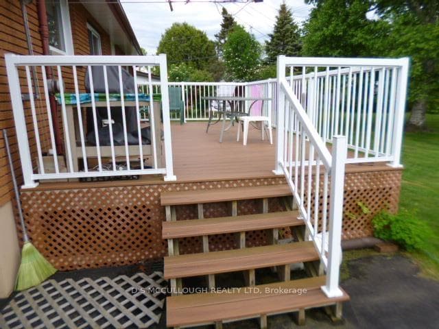 238 Poplar Avenue photo 3