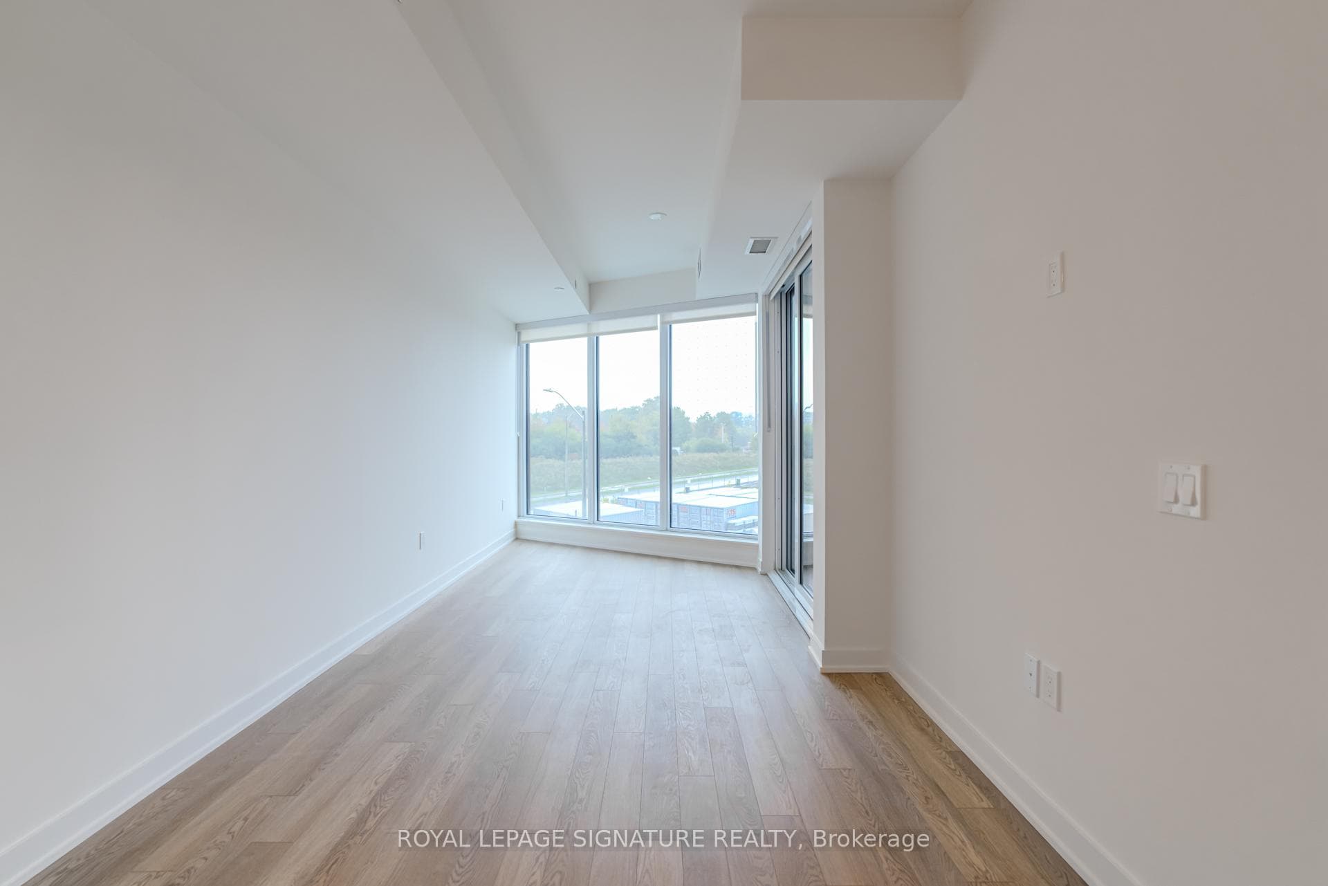 Dining room combined with living room