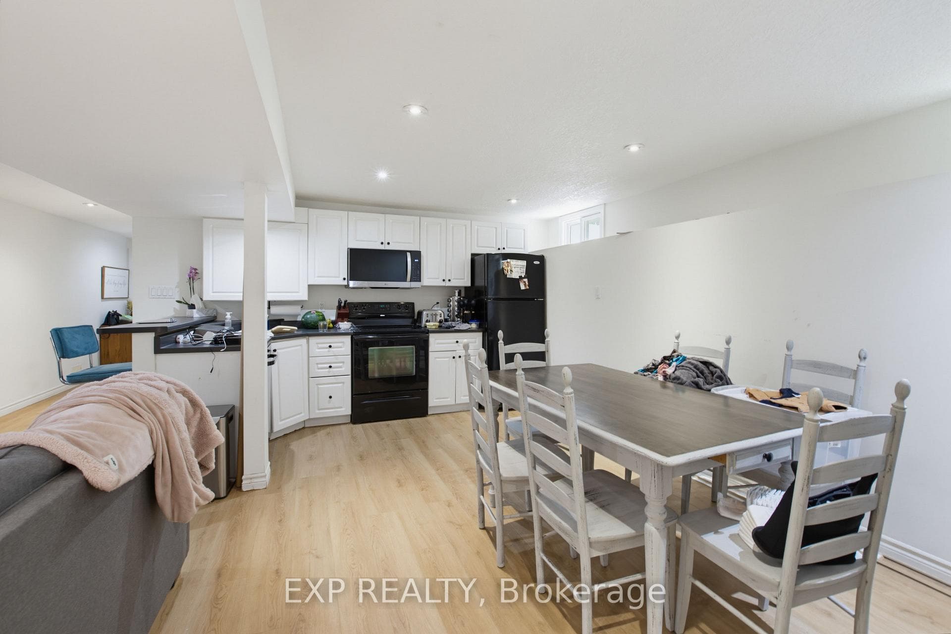 121 Mount Pleasant Avenue photo 32