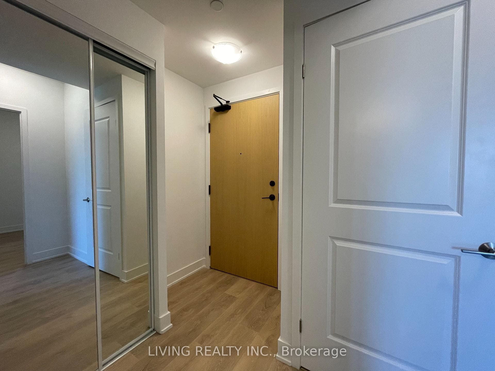 202 Burnhamthorpe Road Unit 401 W photo 18